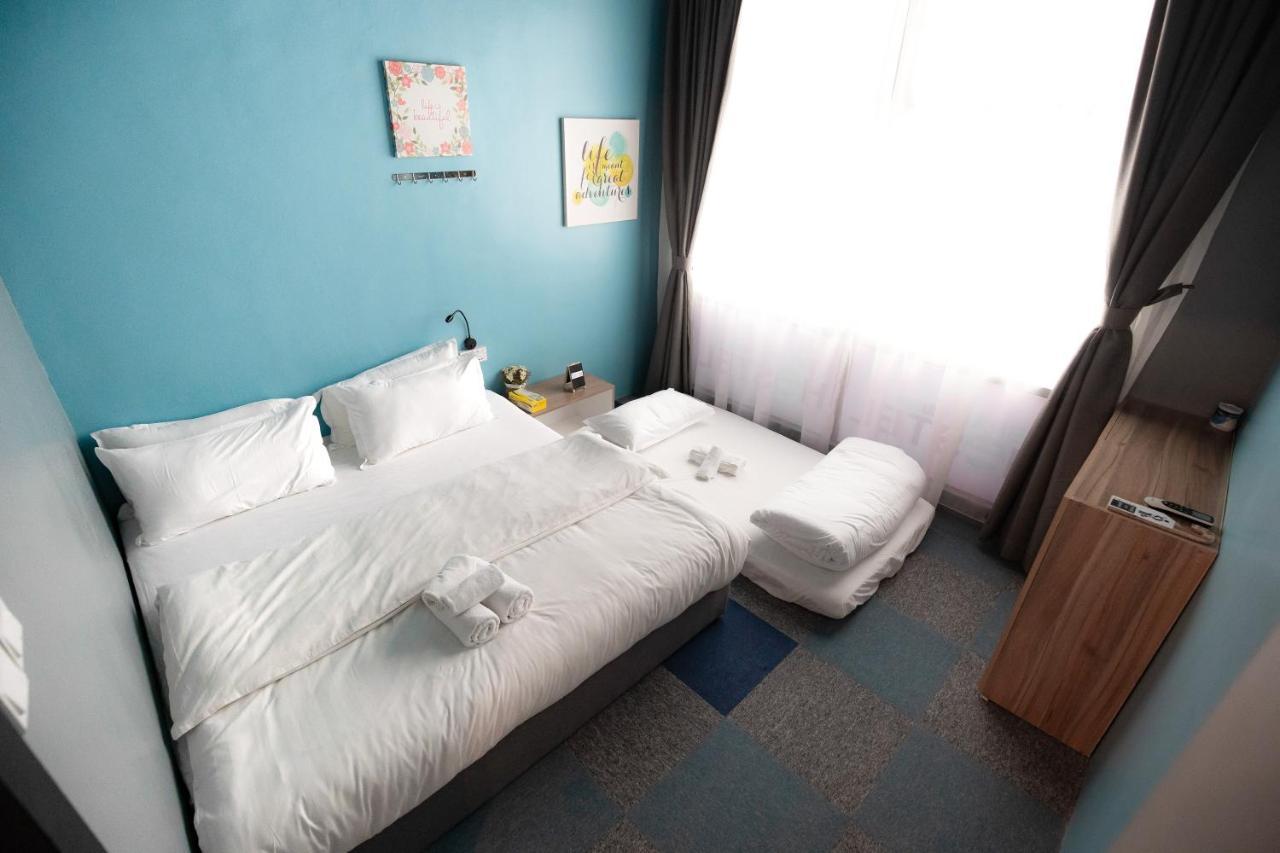 Vibrant Hostel